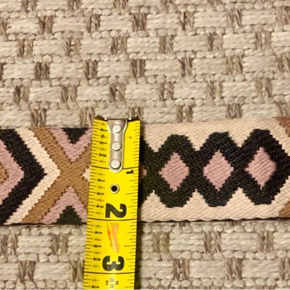 Women’s belt, Southwestern design mauve/tan/blk, 2in wide, NWOT. - Picture 4 of 5